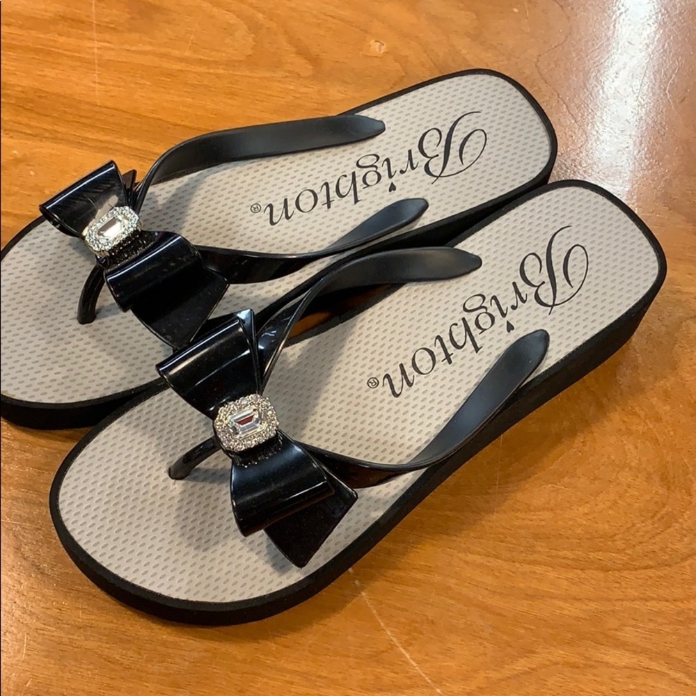 % Brighton Wedge Thong Sandals sz 10